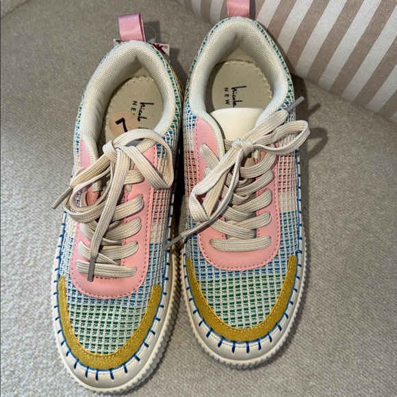 ⭐️NWT Nicole Miller Platform Sneakers⭐️ - Picture 2 of 6